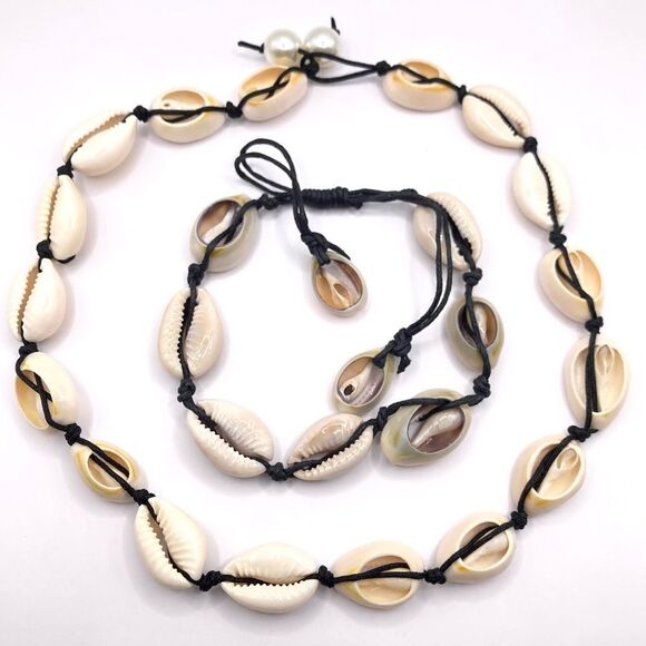 Jewelry - Natural cowrie shell necklace and bracelet set